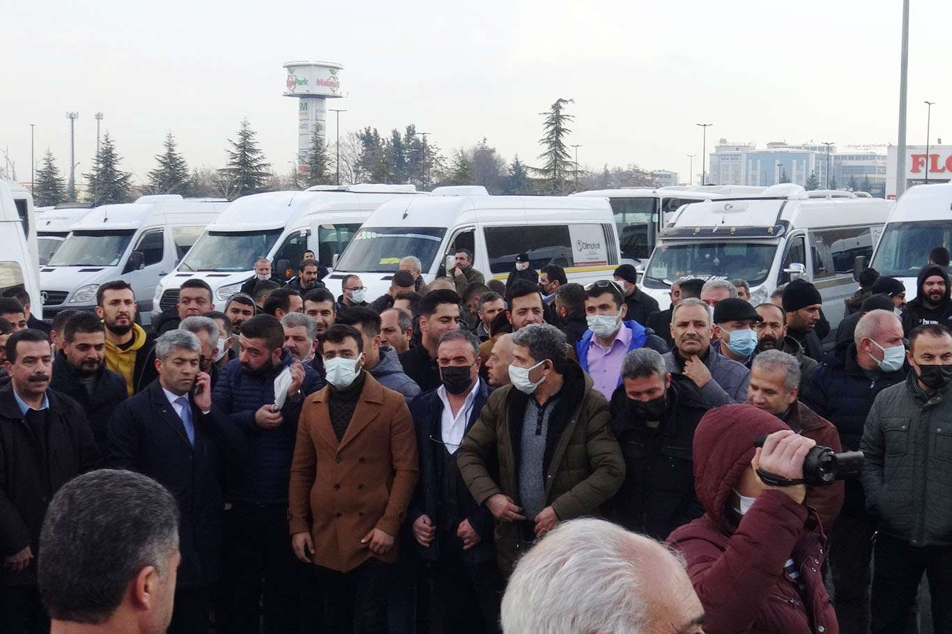 Malatya'da minibüsçü esnafı kontak kapattı
